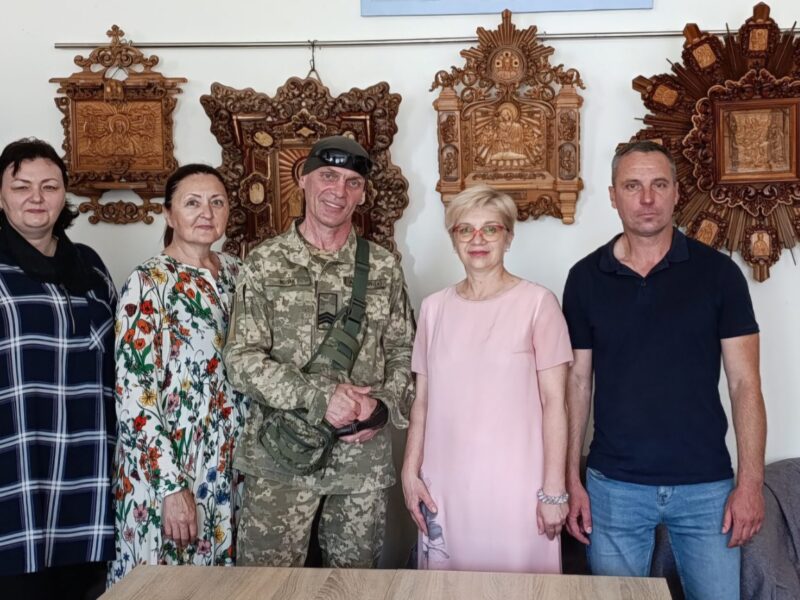 Мистецька зустріч із Анатолієм  Козаком – майстром з художньої обробки деревини Національної спілки майстрів народного мистецтва України.