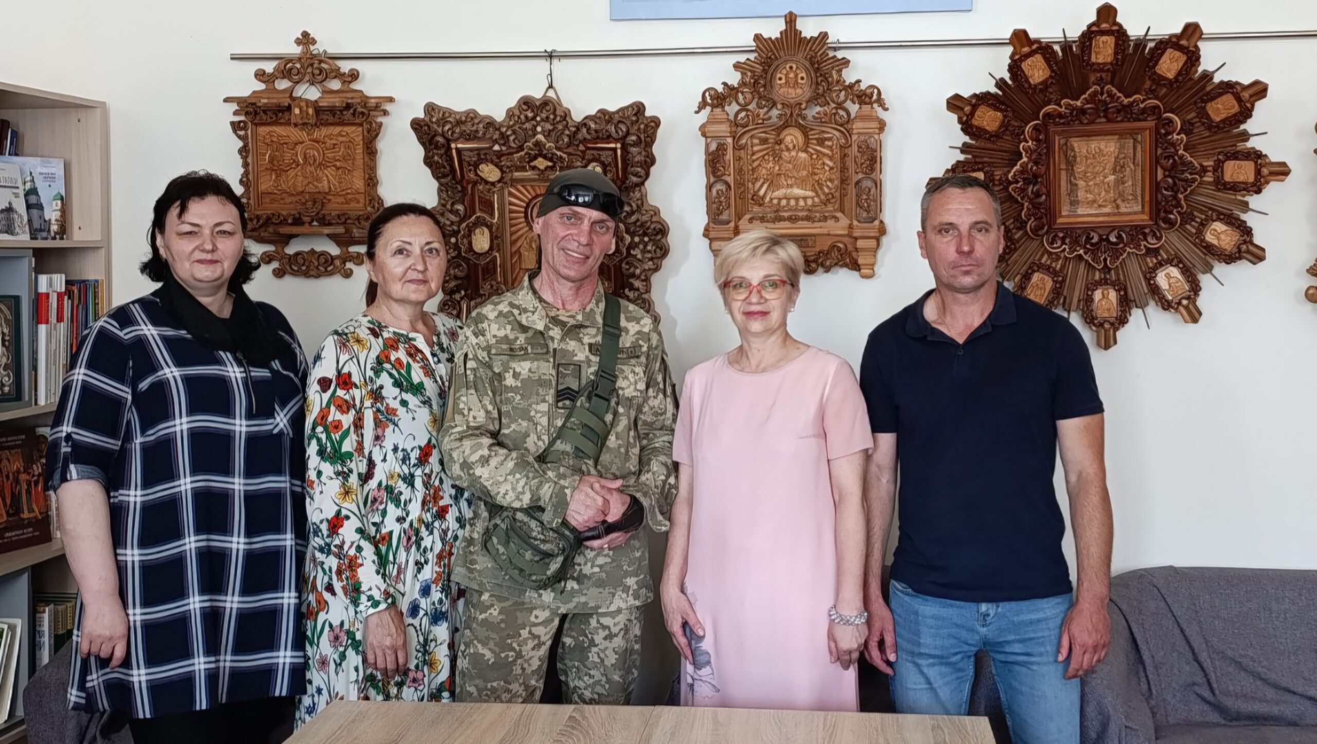 Мистецька зустріч із Анатолієм  Козаком – майстром з художньої обробки деревини Національної спілки майстрів народного мистецтва України.